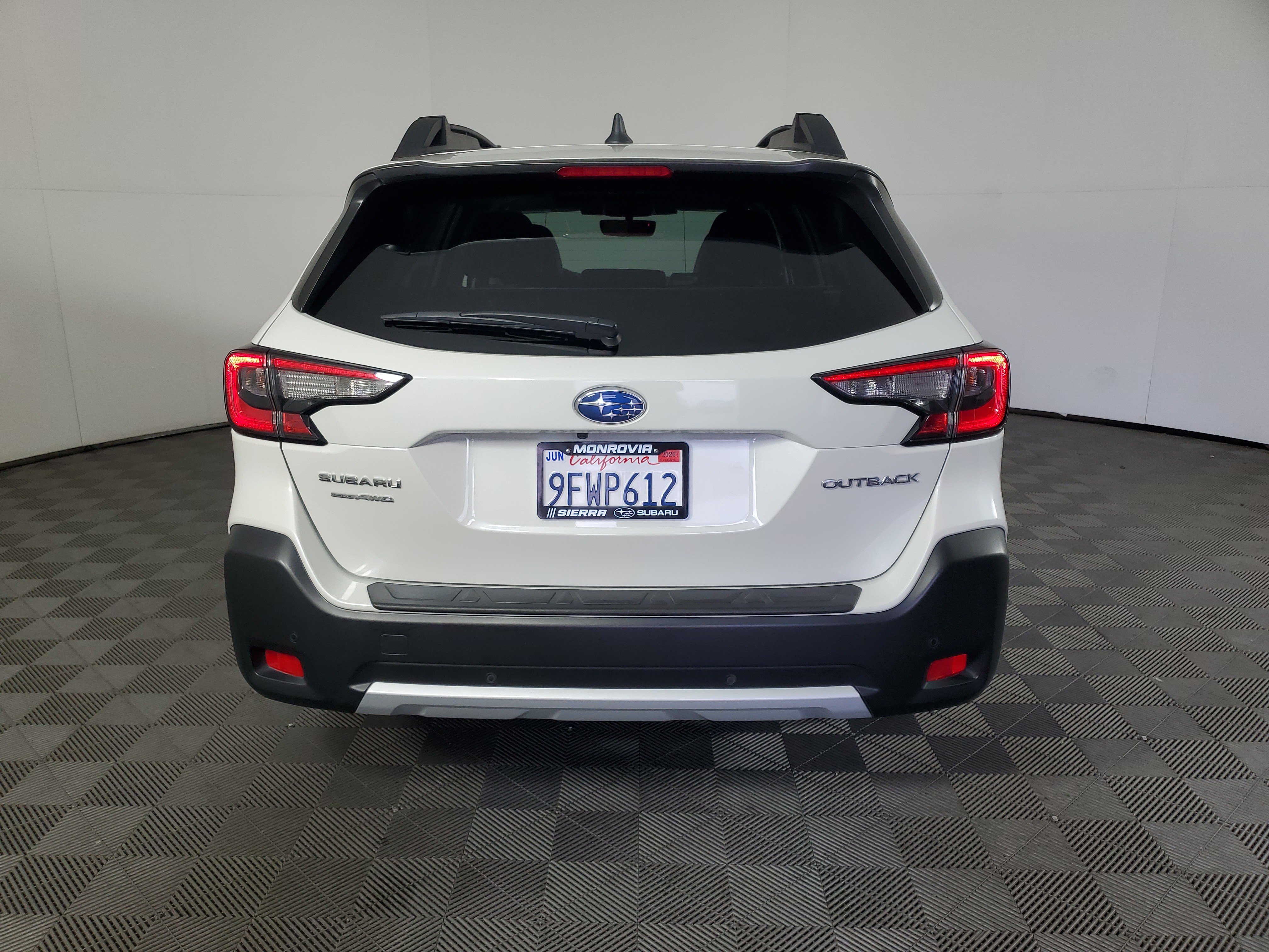 Used 2023 Subaru Outback Limited AWD/4WD image 5
