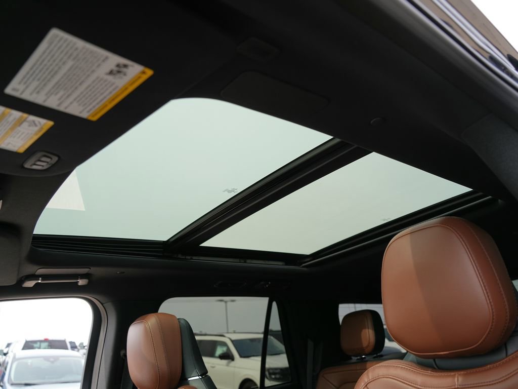 Used 2023 Lincoln Navigator Reserve w/ Equipment Group 201A image 18