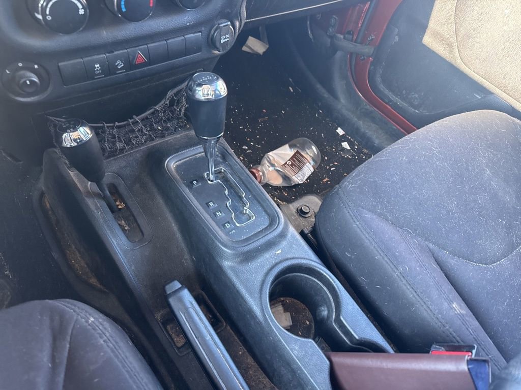 Used 2014 Jeep Wrangler Unlimited Sport w/ Dual Top Group image 14