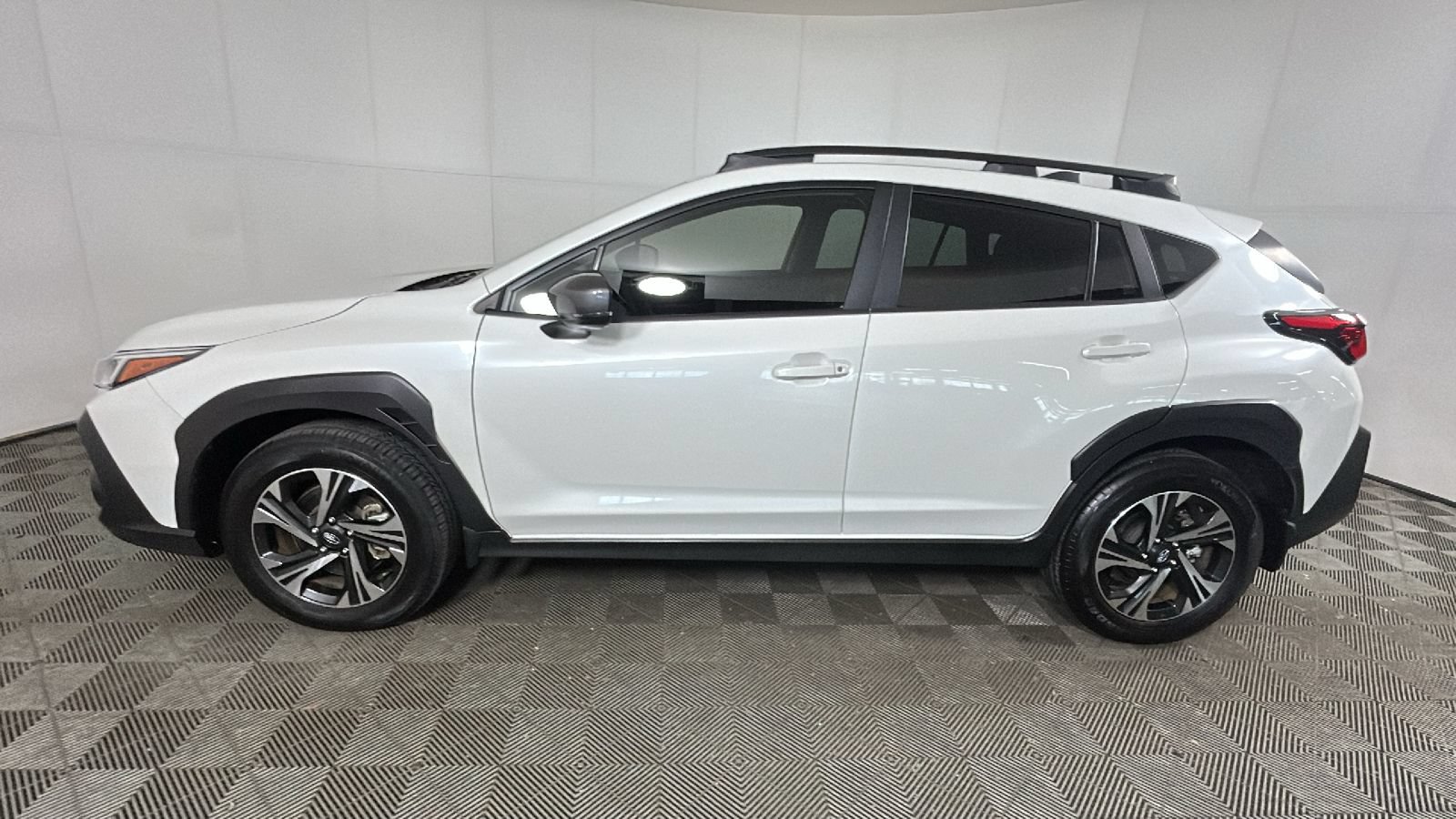 Used 2024 Subaru Crosstrek 2.0i Premium AWD/4WD image 8