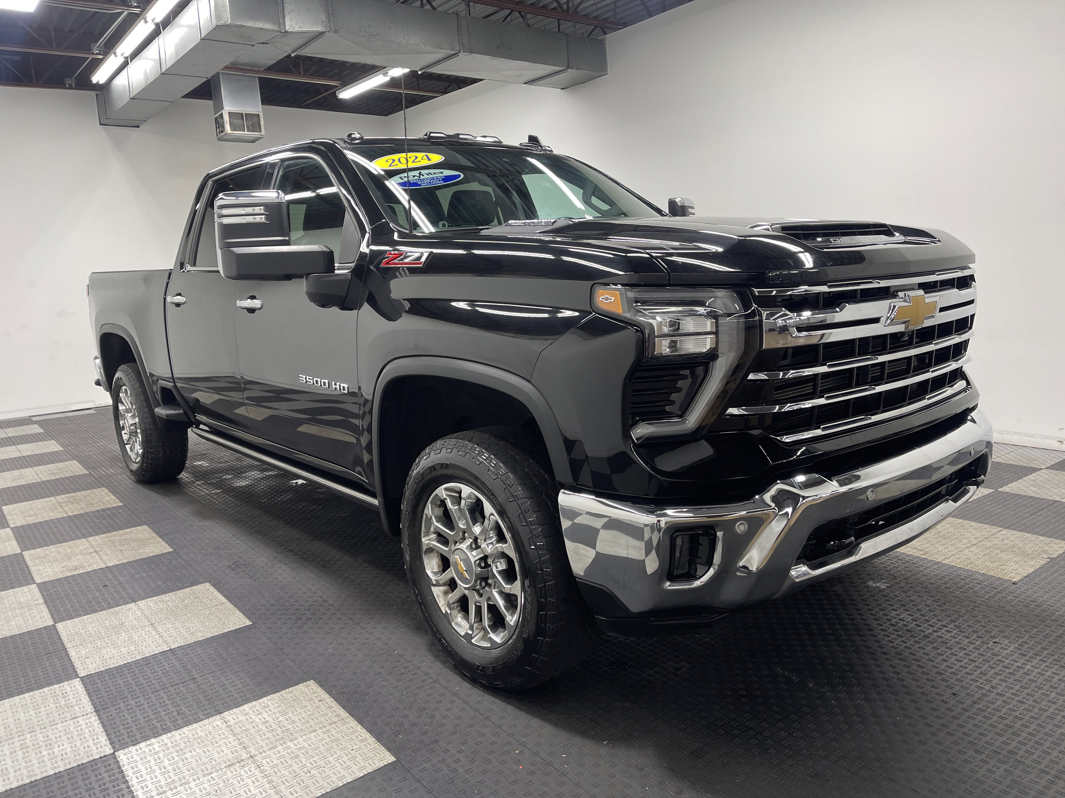 Used 2024 Chevrolet Silverado 3500 LTZ w/ LTZ Premium Package image 6