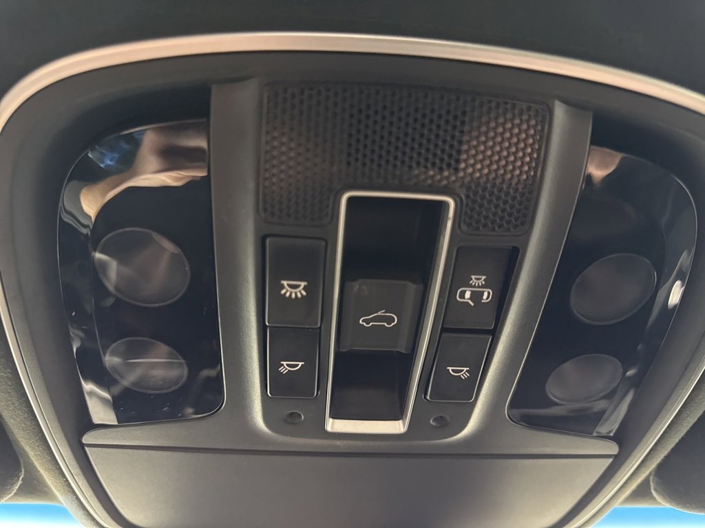 Used 2017 Kia Sorento SX image 26