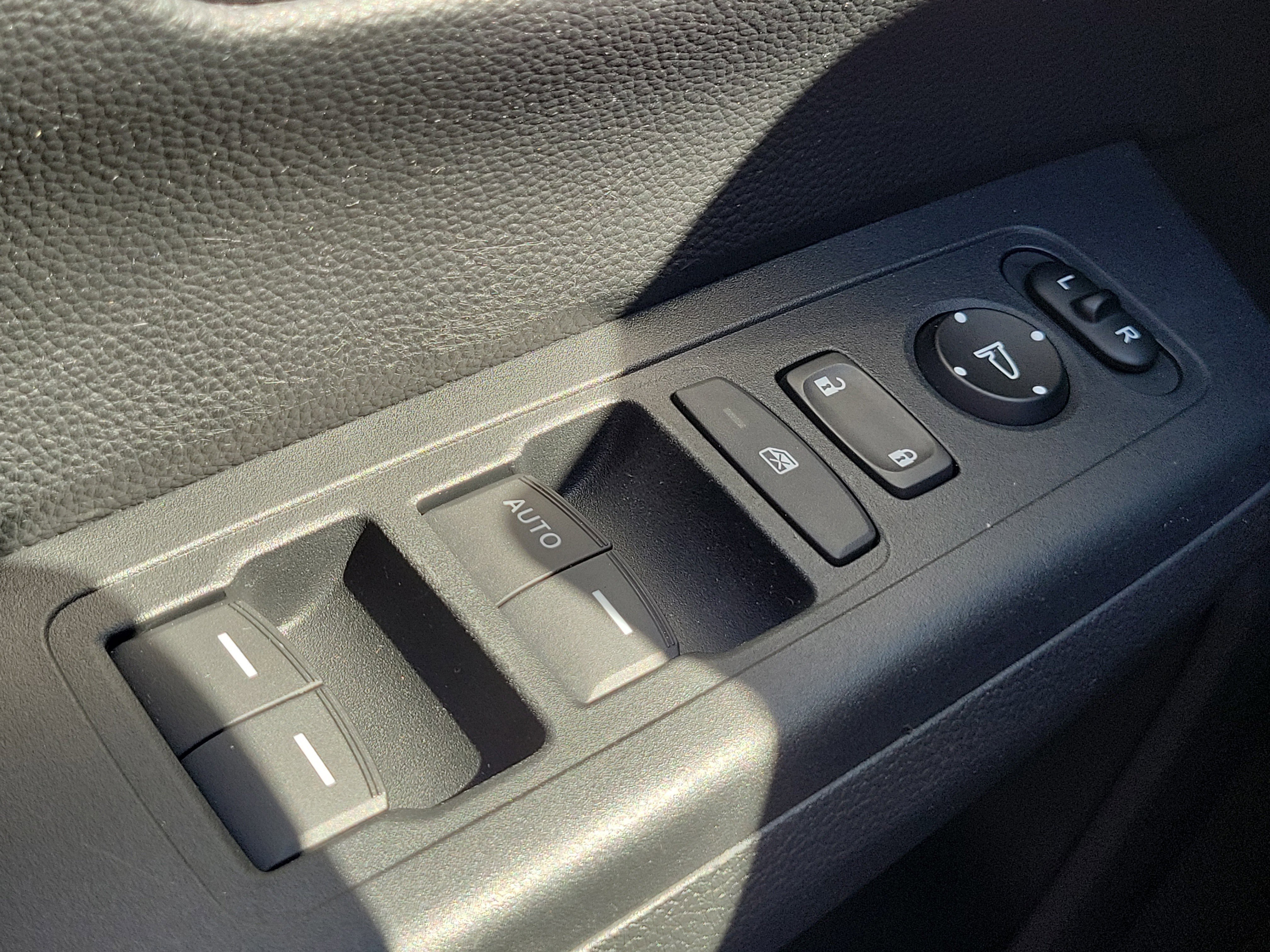 Used 2023 Honda CR-V LX image 24