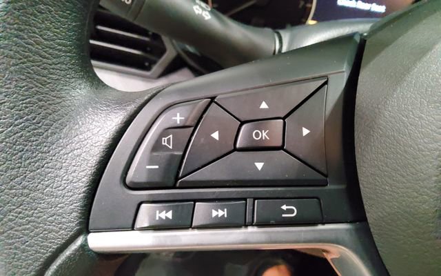 Used 2025 Nissan Altima 2.5 SV FWD image 25
