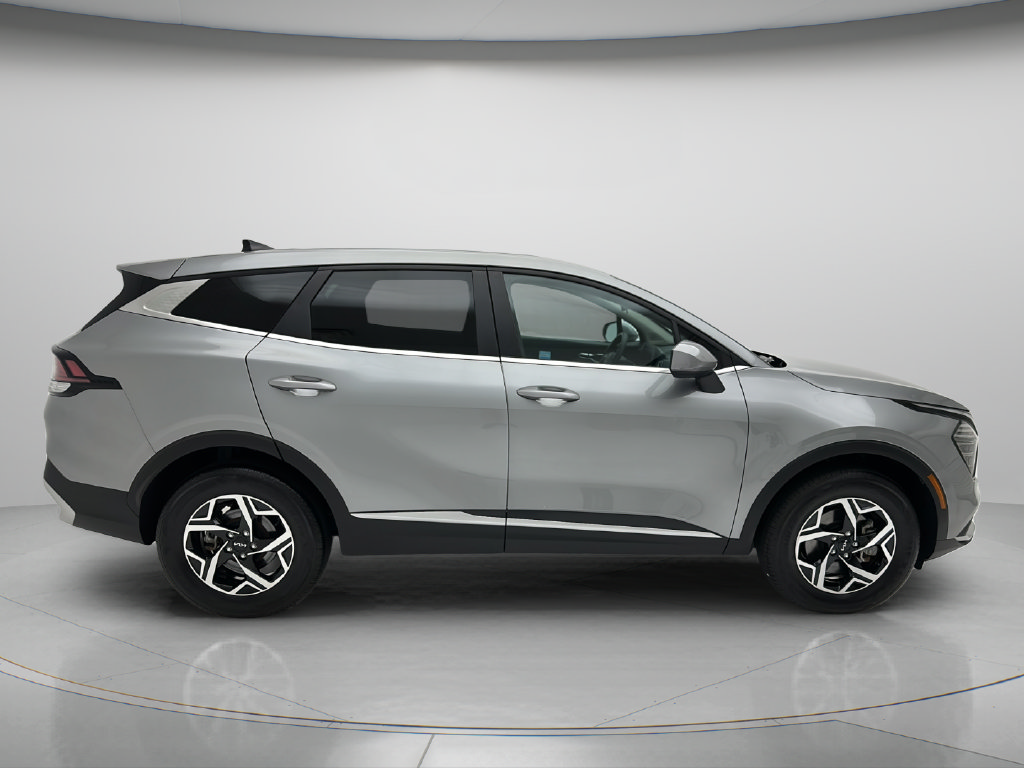 Used 2024 Kia Sportage LX AWD/4WD image 6