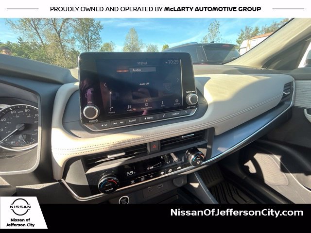 Used 2023 Nissan Rogue SV AWD/4WD image 20