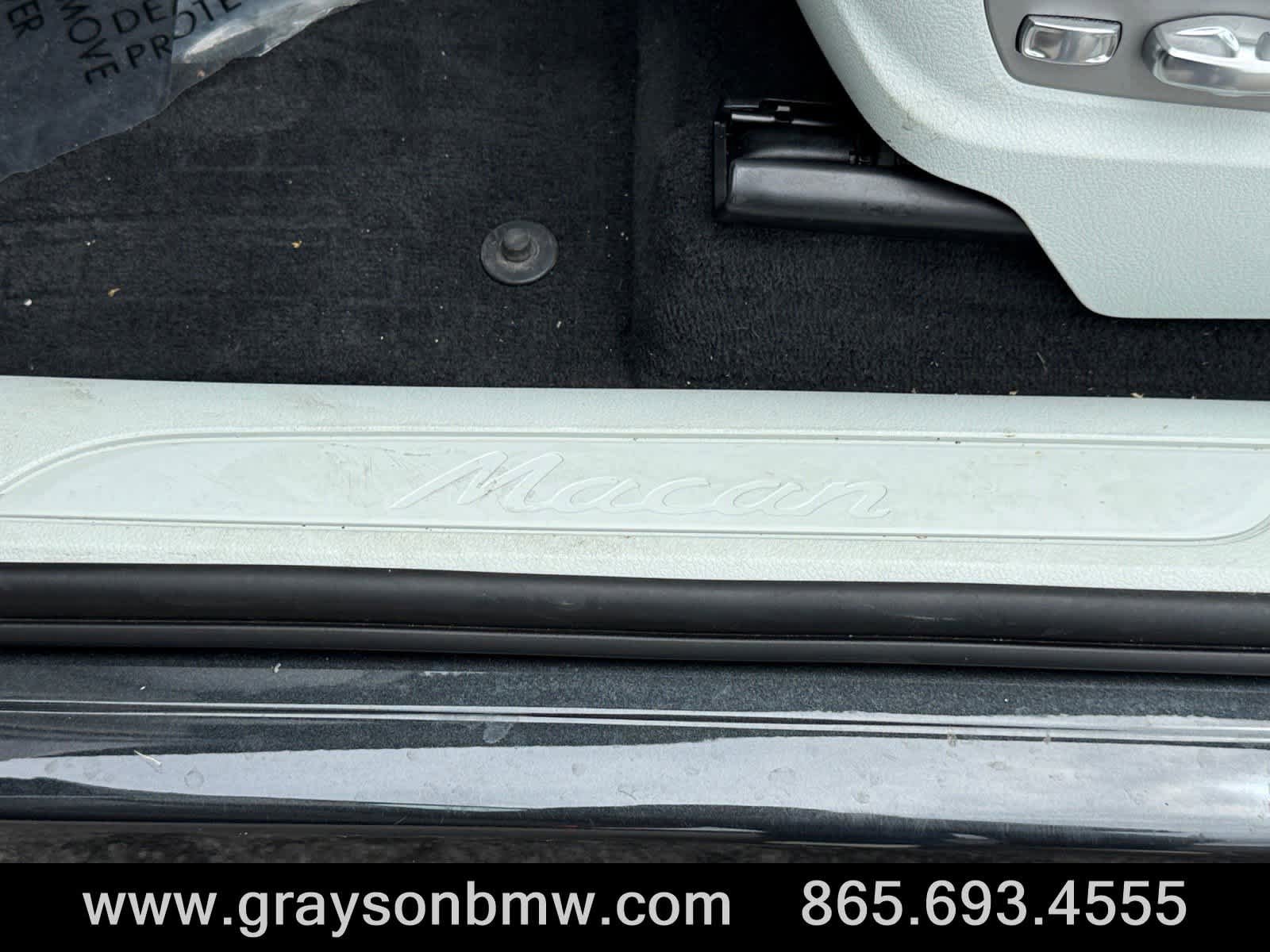 Used 2024 Porsche Macan AWD/4WD image 12