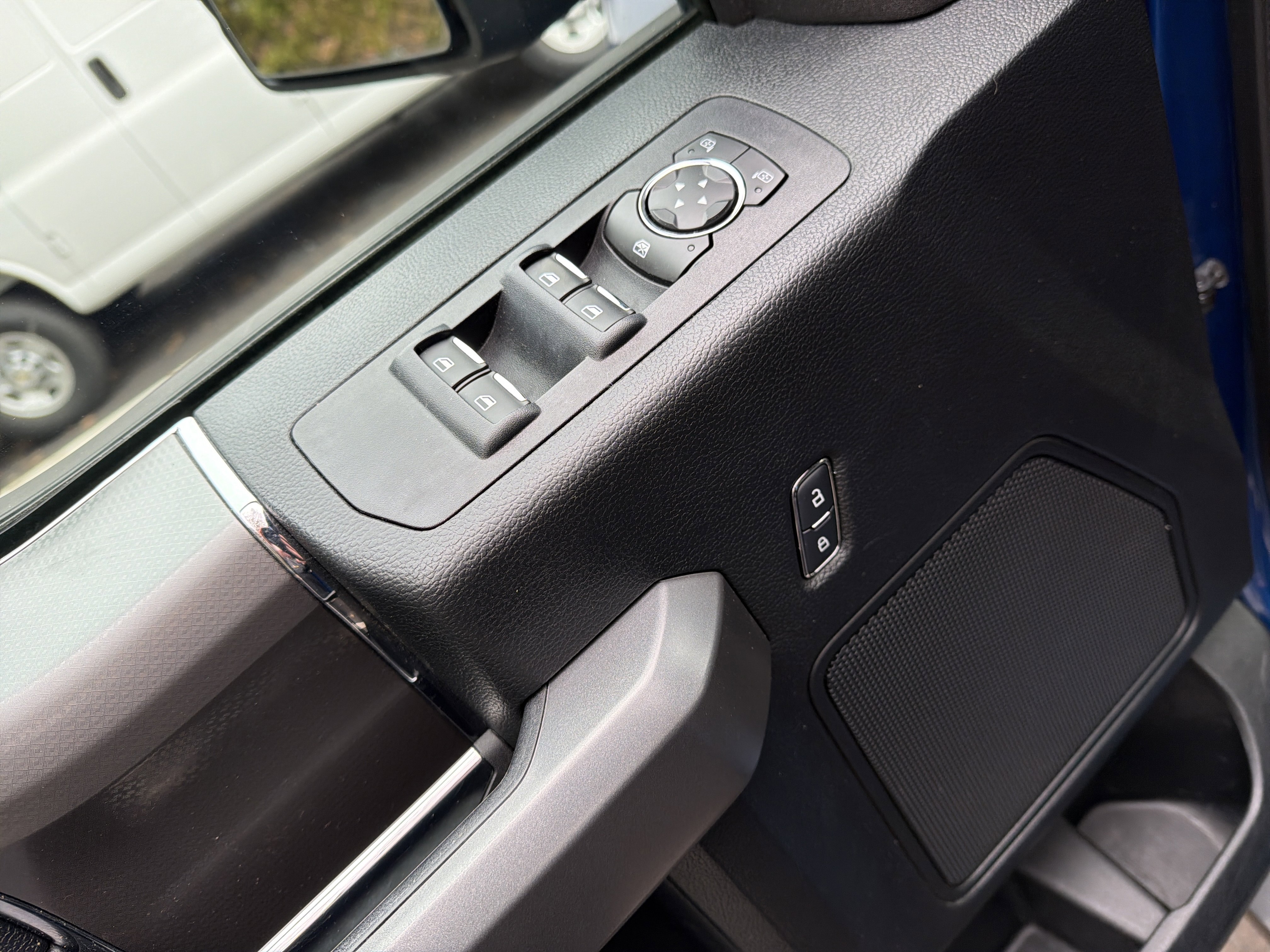 Used 2017 Ford F150 XLT w/ Equipment Group 302A Luxury image 15