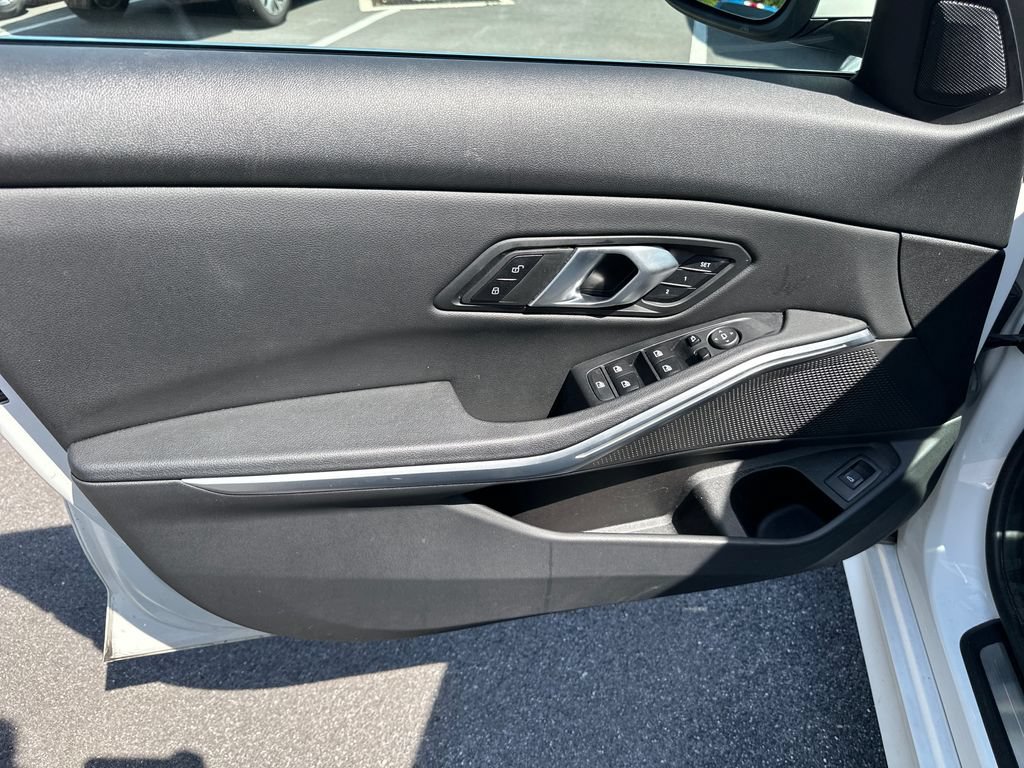 Used 2025 BMW 330i Sedan RWD image 11