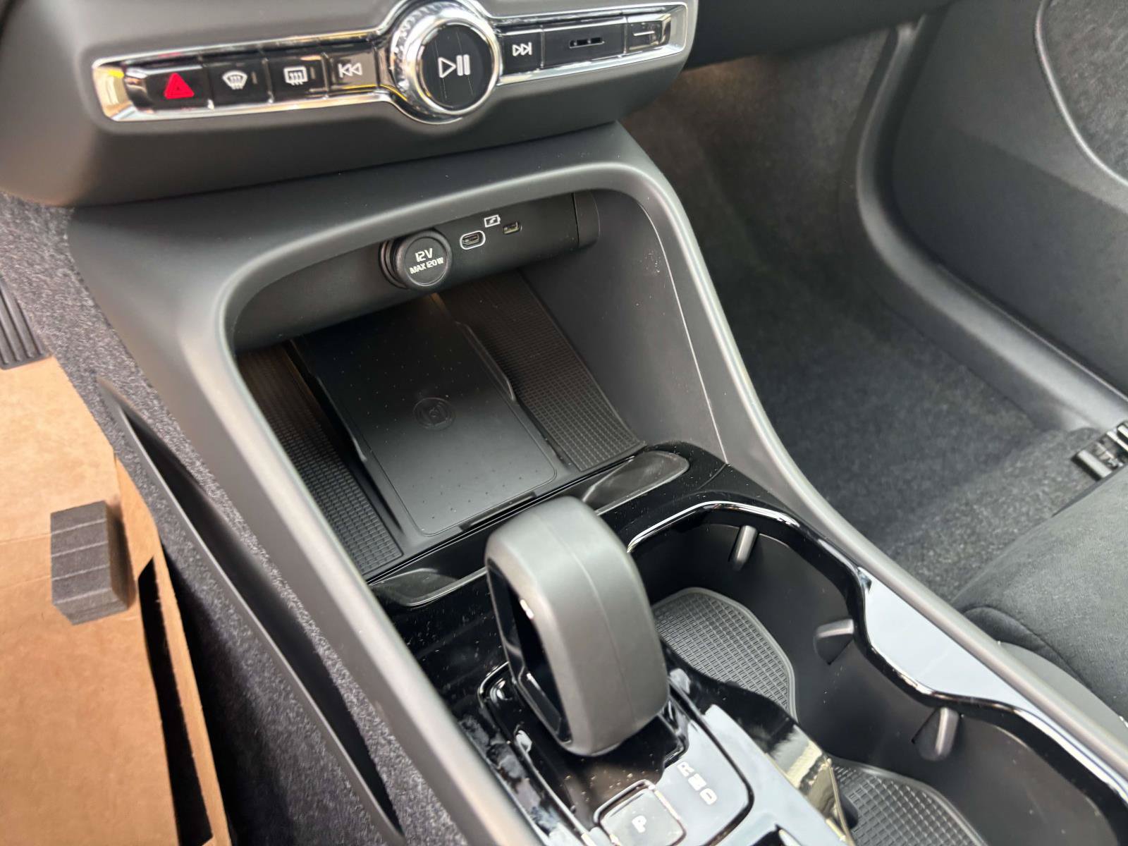 New 2026 Volvo XC40 B5 Ultra w/ Protection Package Premier AWD/4WD image 22