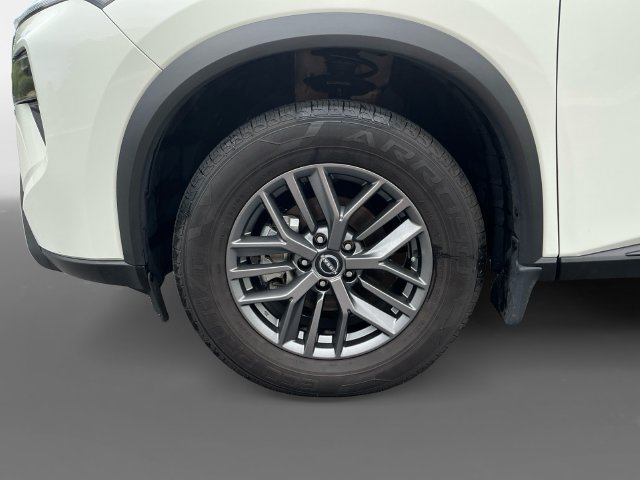 Used 2025 Nissan Rogue S AWD/4WD image 16