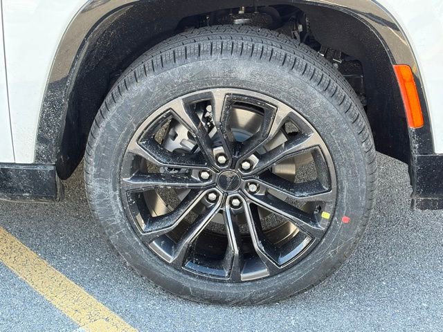 New 2026 Jeep Grand Wagoneer L Summit image 11