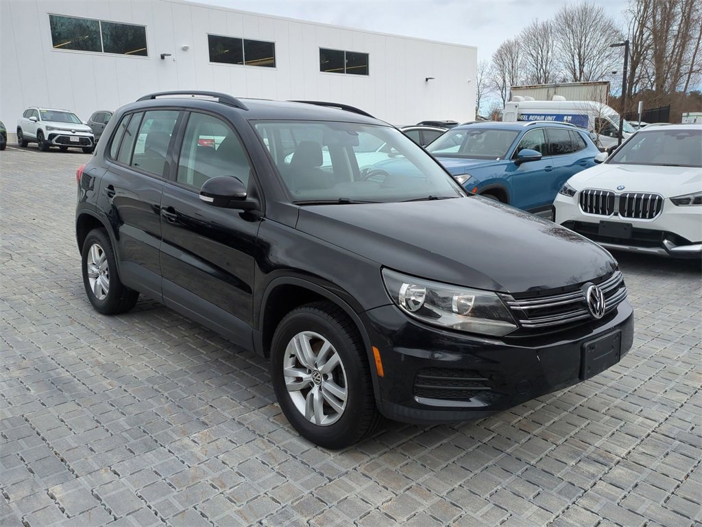 Used 2017 Volkswagen Tiguan S image 1