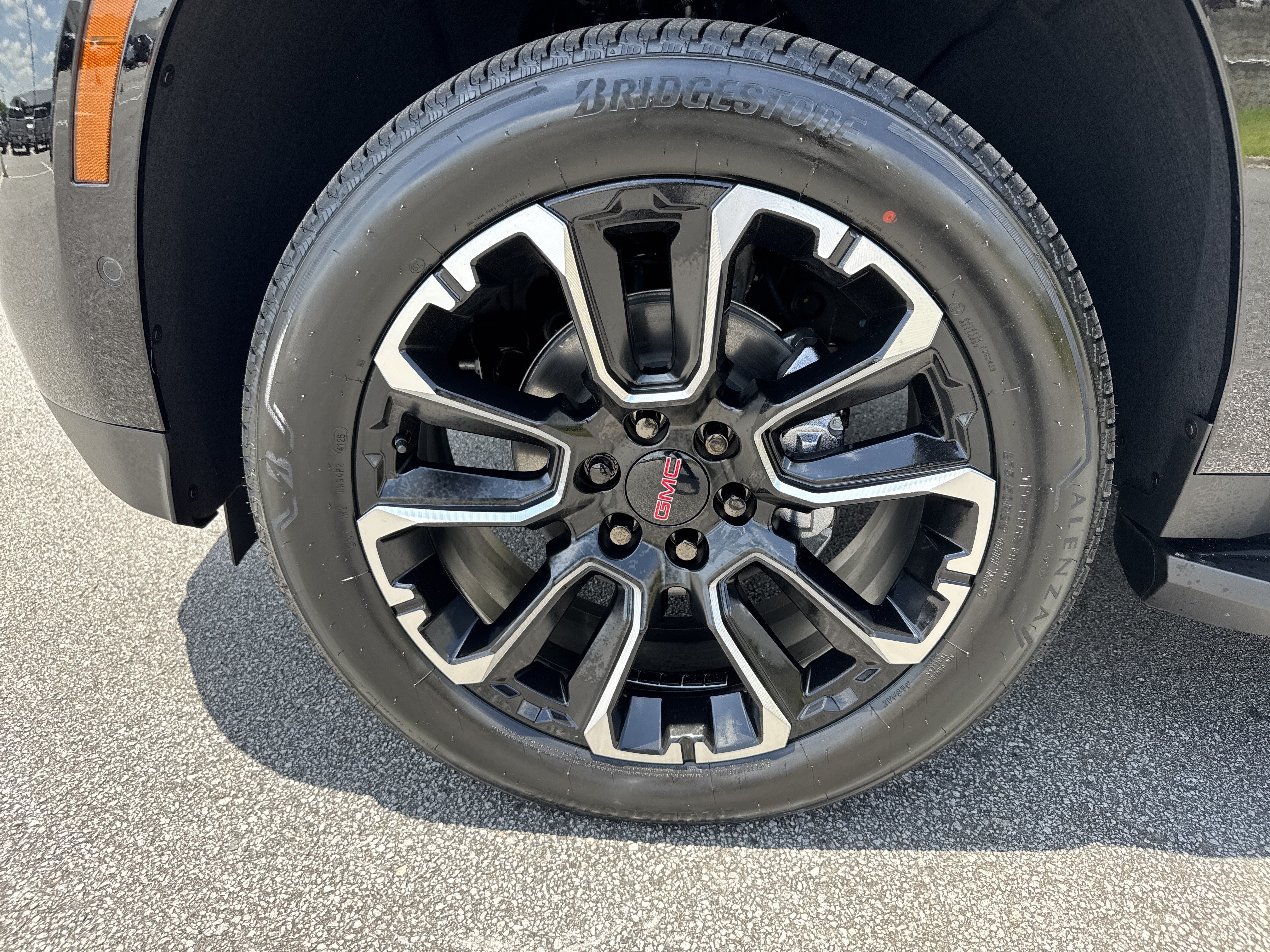 New 2026 GMC Yukon Elevation AWD/4WD image 13
