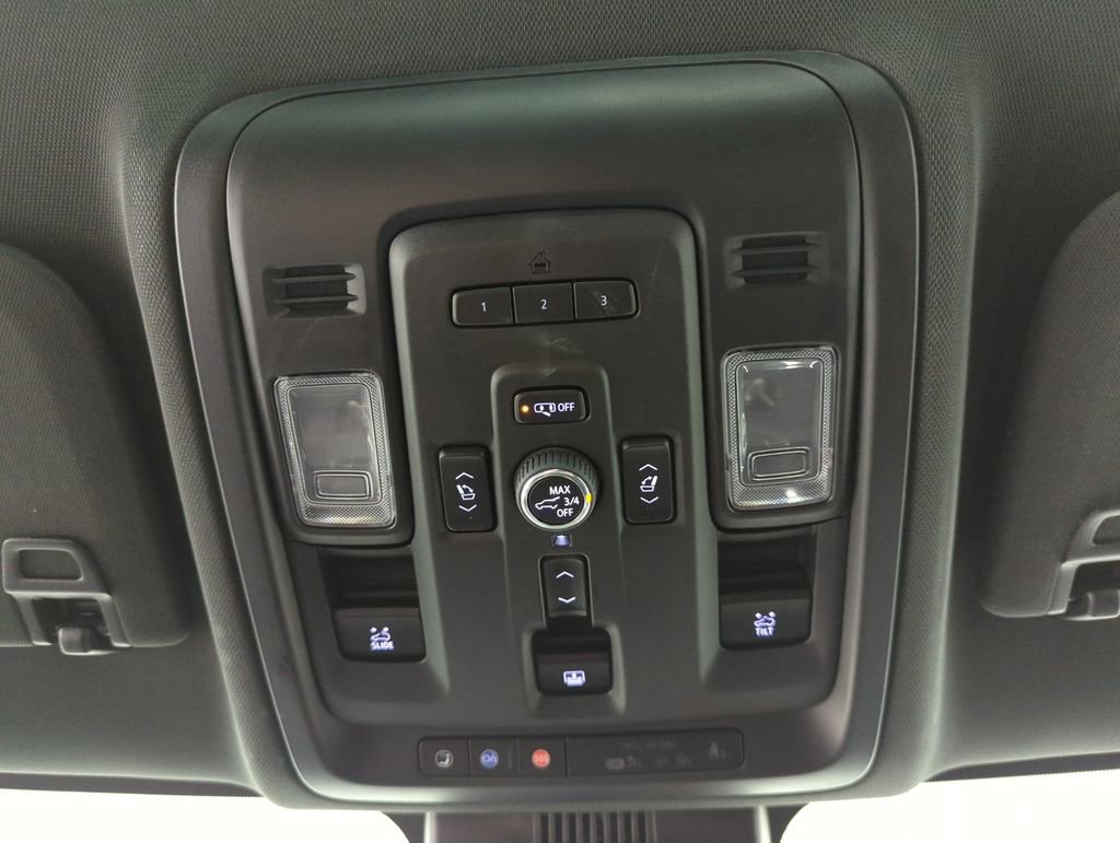 Used 2023 Chevrolet Suburban Z71 w/ Z71 Off-Road Package image 29