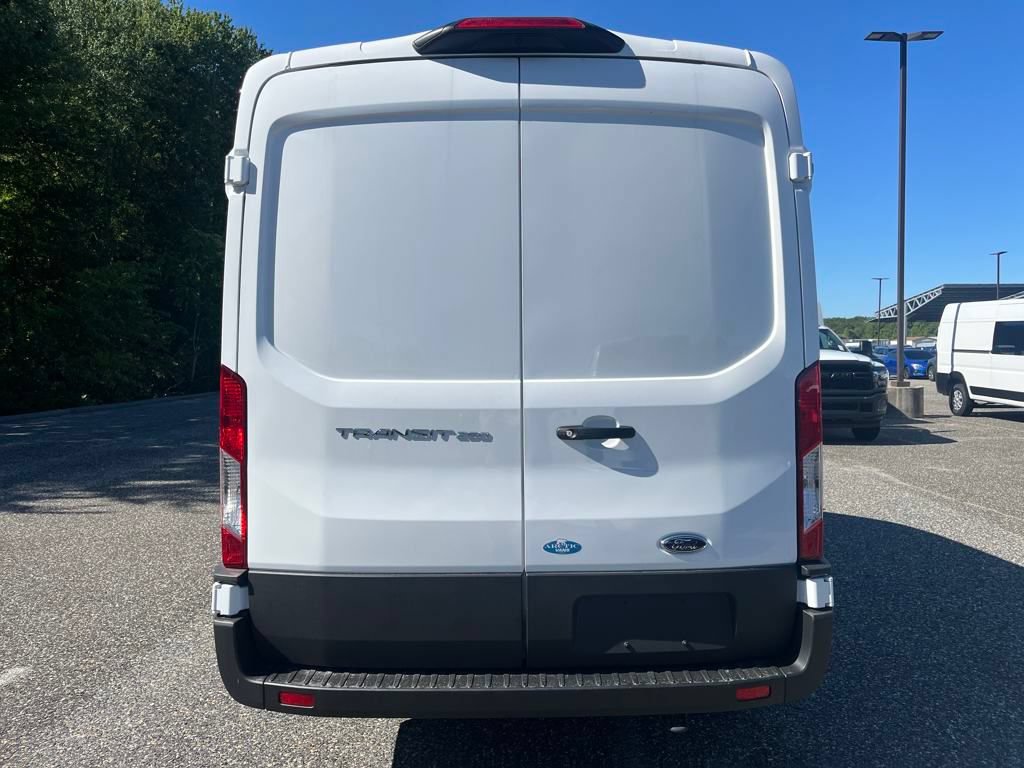 New 2025 Ford Transit 250 148 Medium Roof RWD image 19
