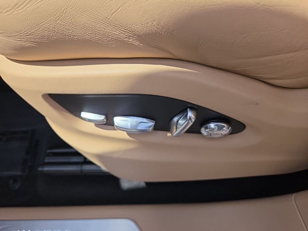 Used 2021 Porsche Cayenne Coupe image 27