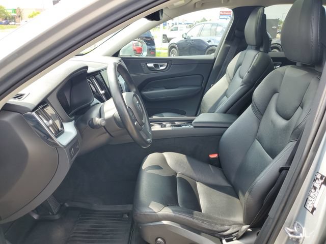 Used 2018 Volvo XC60 T6 Momentum w/ Convenience Package AWD/4WD image 11