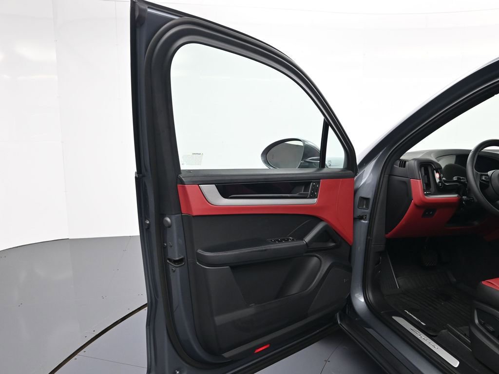 New 2026 Porsche Cayenne E-Hybrid AWD/4WD image 16