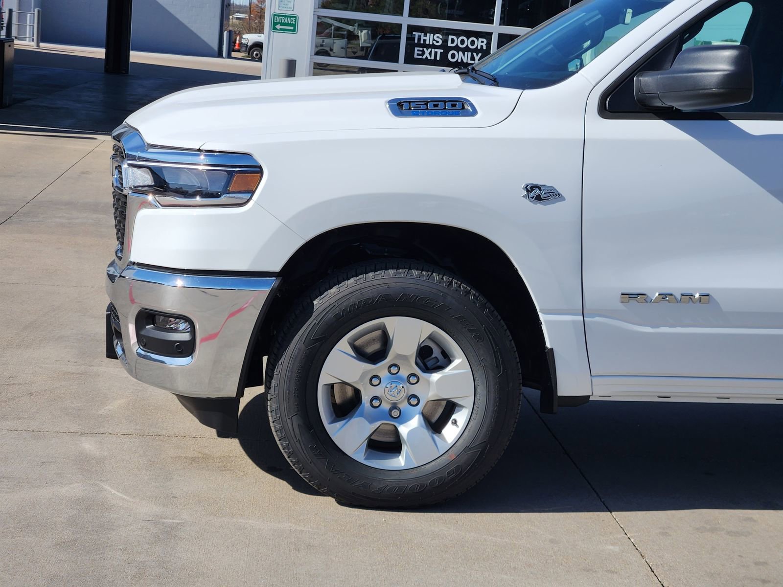 New 2026 RAM 1500 4x4 Crew Cab image 10