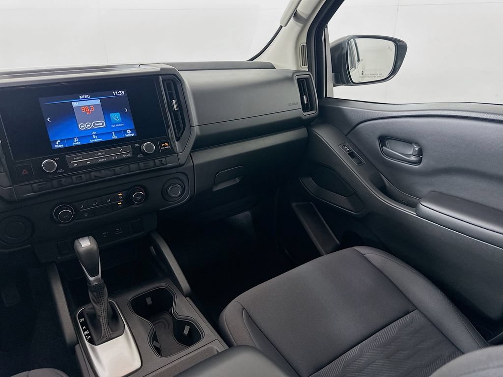 Used 2025 Nissan Frontier S RWD image 22