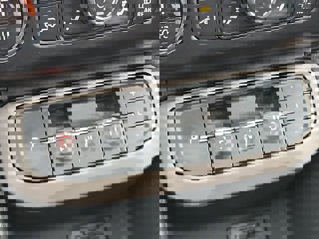 Certified 2023 GMC Acadia Denali w/ Denali Ultimate Package image 18