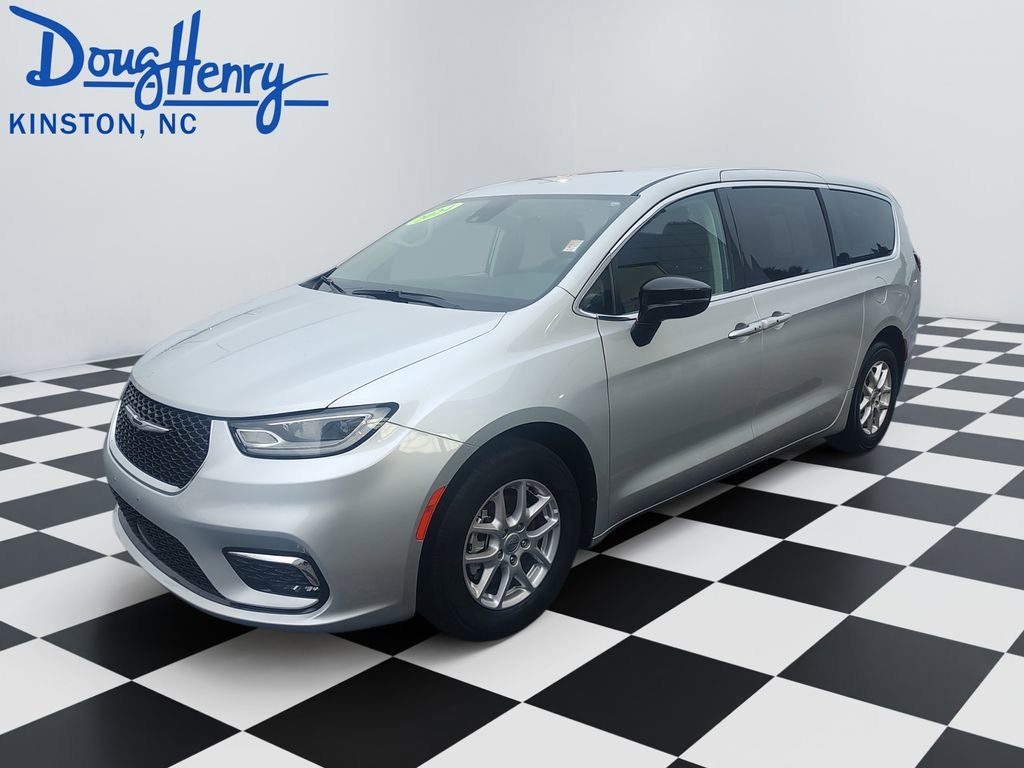 Used 2024 Chrysler Pacifica Touring-L FWD image 1