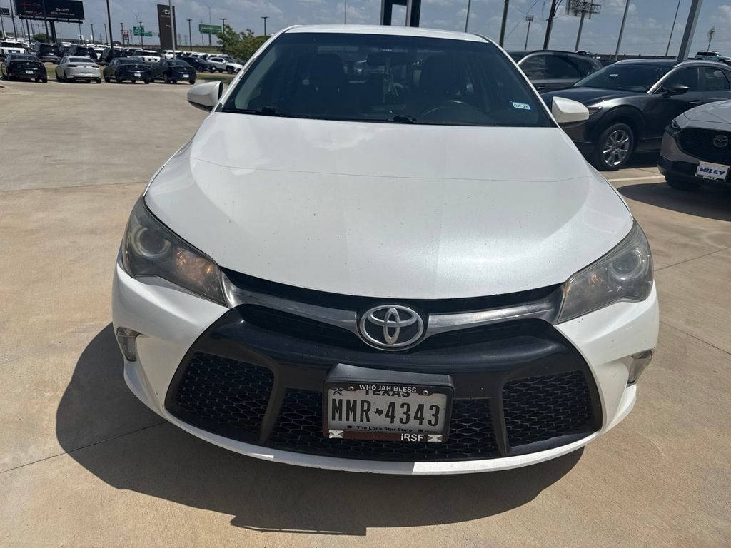 Used 2015 Toyota Camry SE FWD image 2
