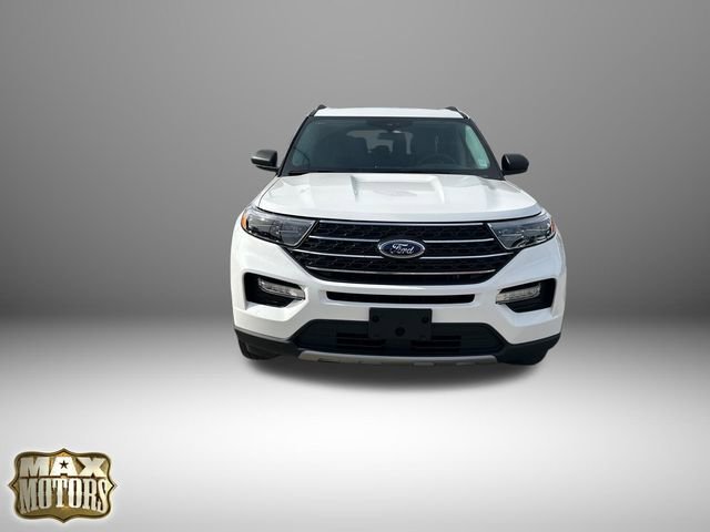 New 2024 Ford Explorer XLT w/ Equipment Group 202A image 2