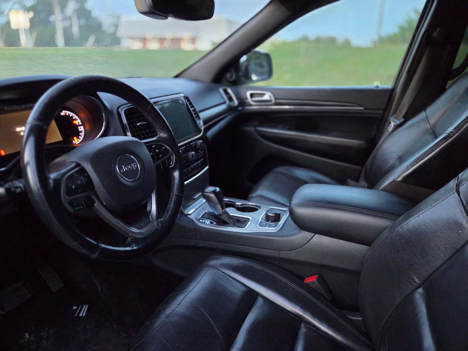 Used 2019 Jeep Grand Cherokee Limited AWD/4WD image 7