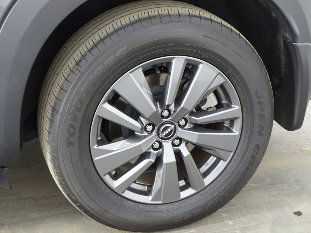 Used 2024 Nissan Pathfinder SV image 41