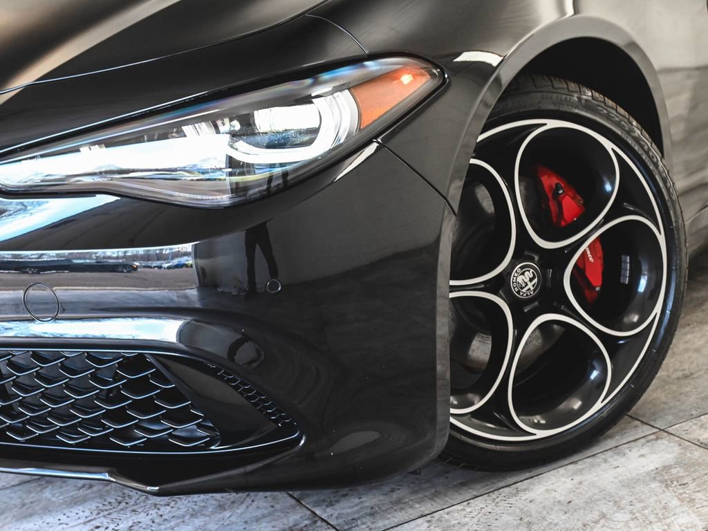 Used 2024 Alfa Romeo Giulia Veloce image 41