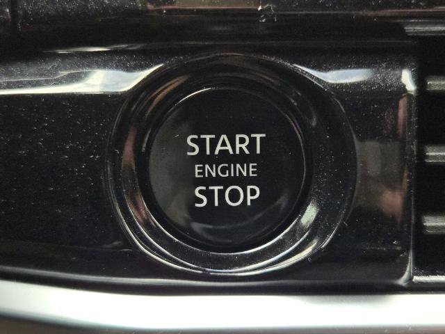 Certified 2025 Nissan Pathfinder SV FWD image 28