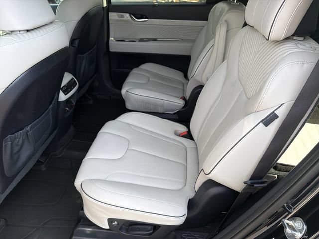 Used 2023 Hyundai Palisade Calligraphy w/ Winter Package FWD image 21