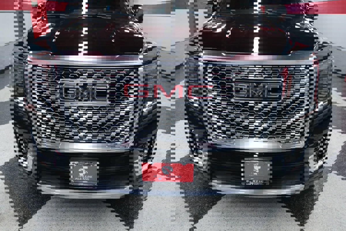 Used 2022 GMC Yukon XL Denali image 4