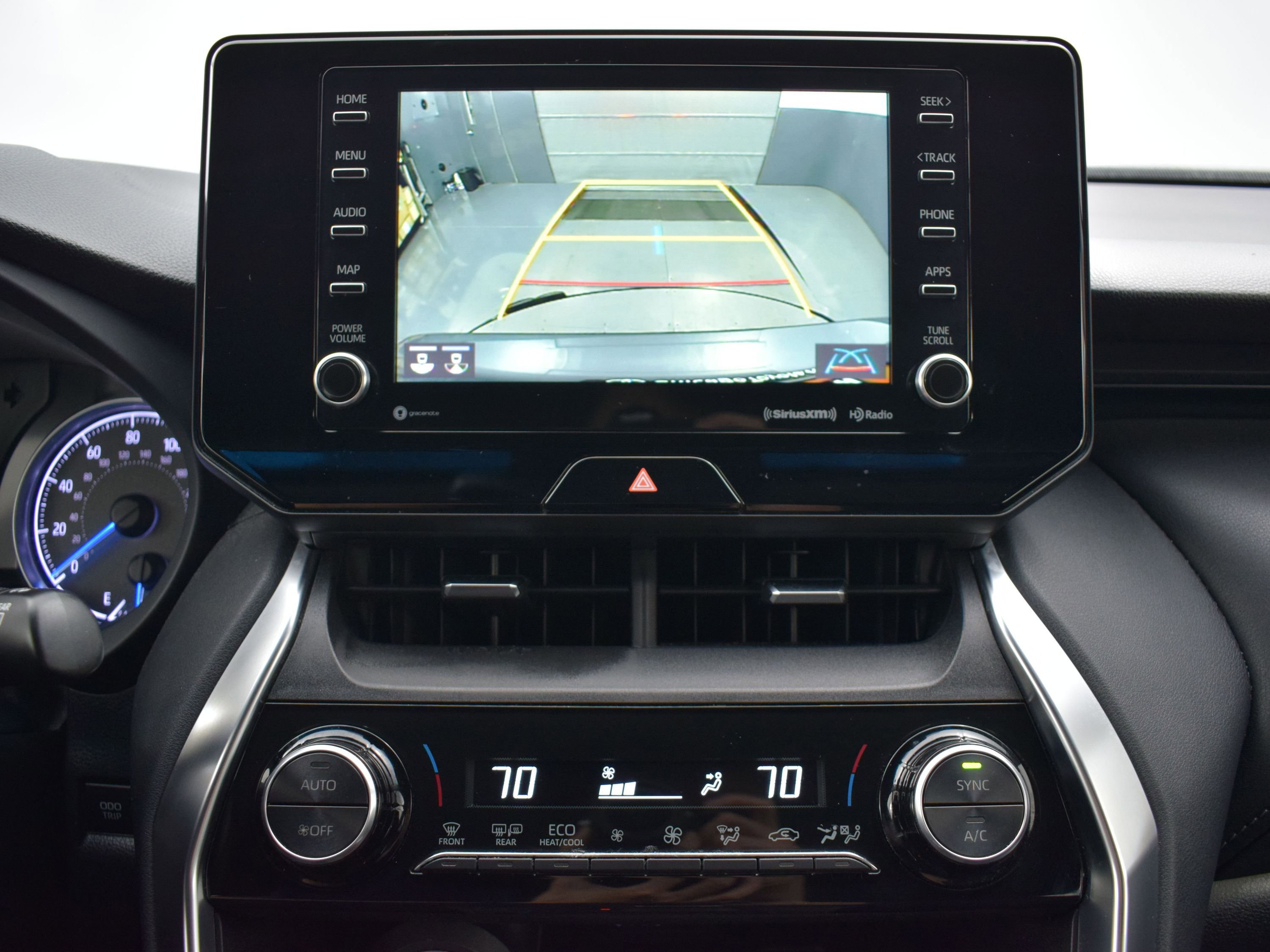 Used 2021 Toyota Venza LE image 16