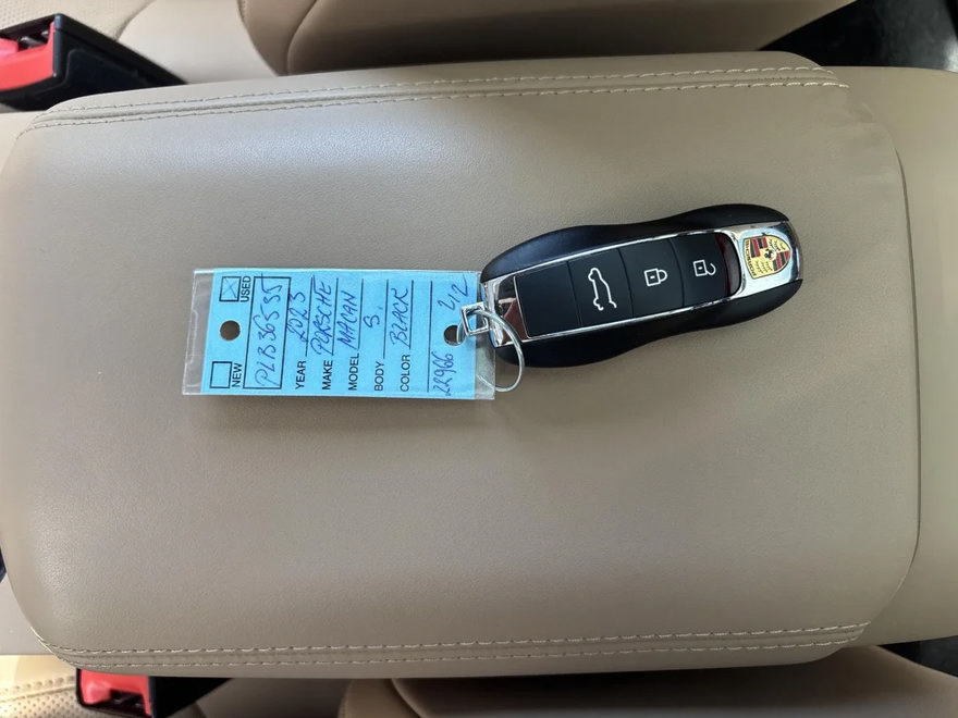 Certified 2023 Porsche Macan S AWD/4WD image 21