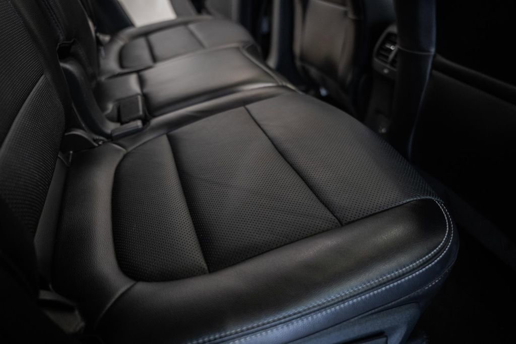 Used 2020 Ford Escape Titanium AWD/4WD image 32