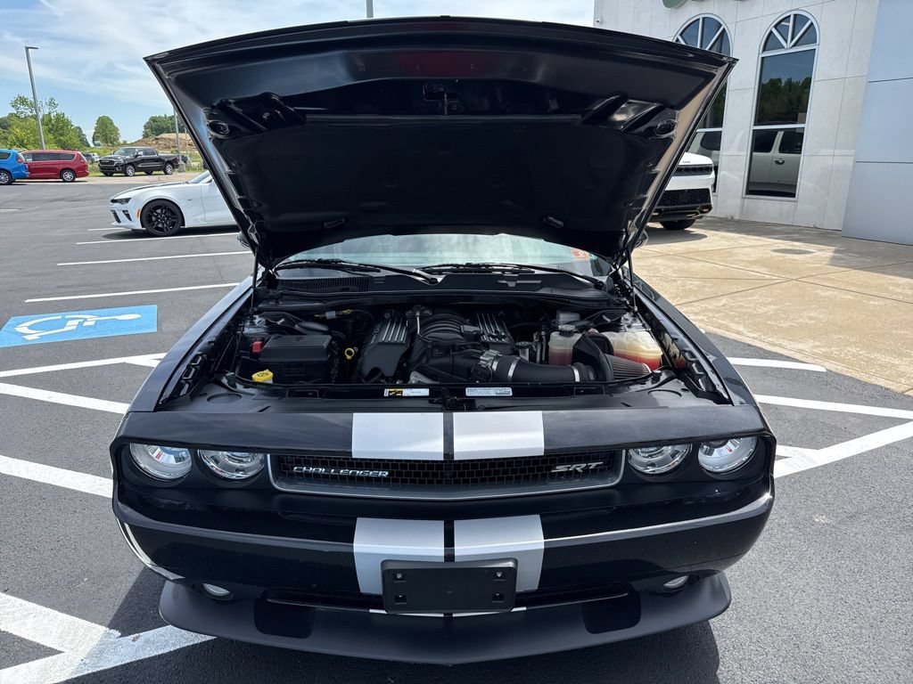 Used 2014 Dodge Challenger SRT8 w/ Harman/Kardon Audio Group RWD image 22