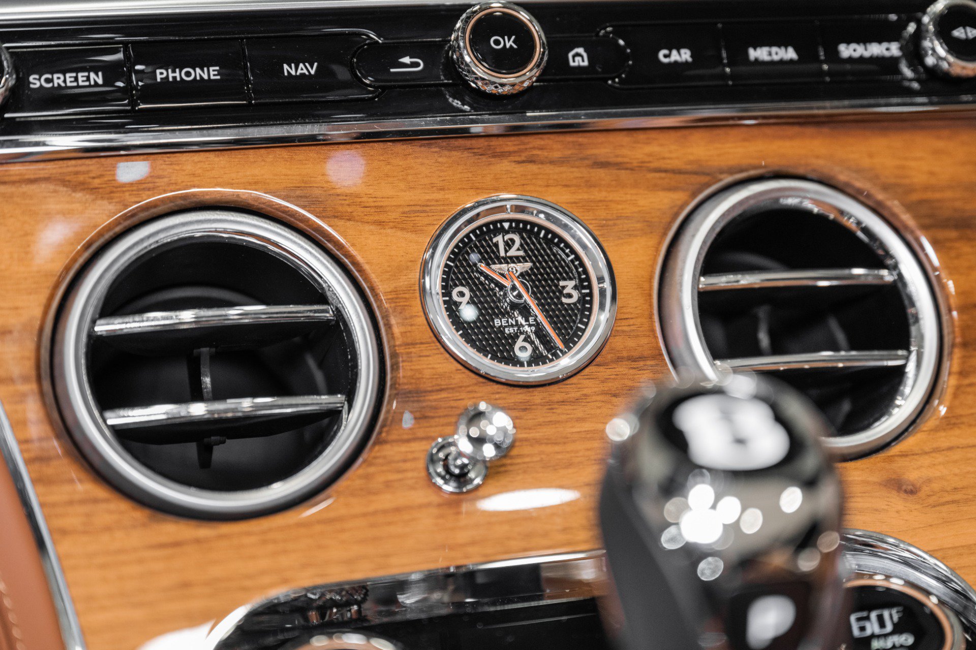 New 2024 Bentley Continental GT V8 AWD/4WD image 36