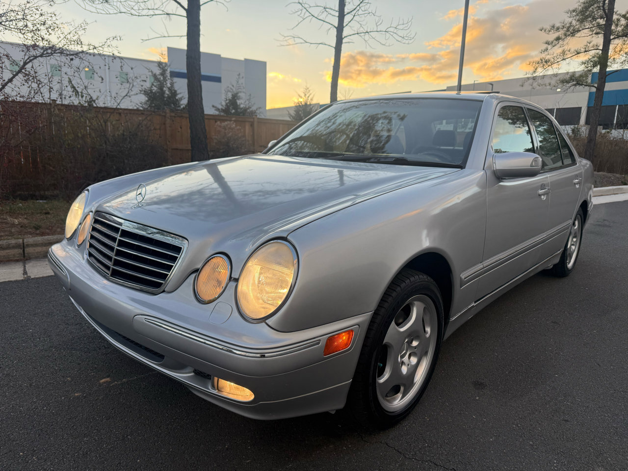 Used 2000 Mercedes-Benz E 430 Sedan image 2