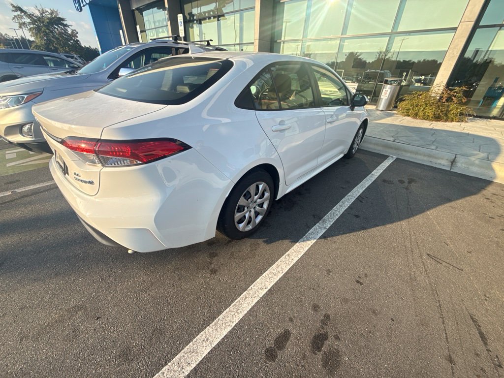 Used 2024 Toyota Corolla LE FWD image 5
