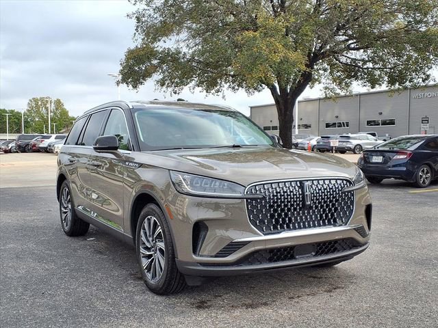 New 2026 Lincoln Aviator 2WD image 4