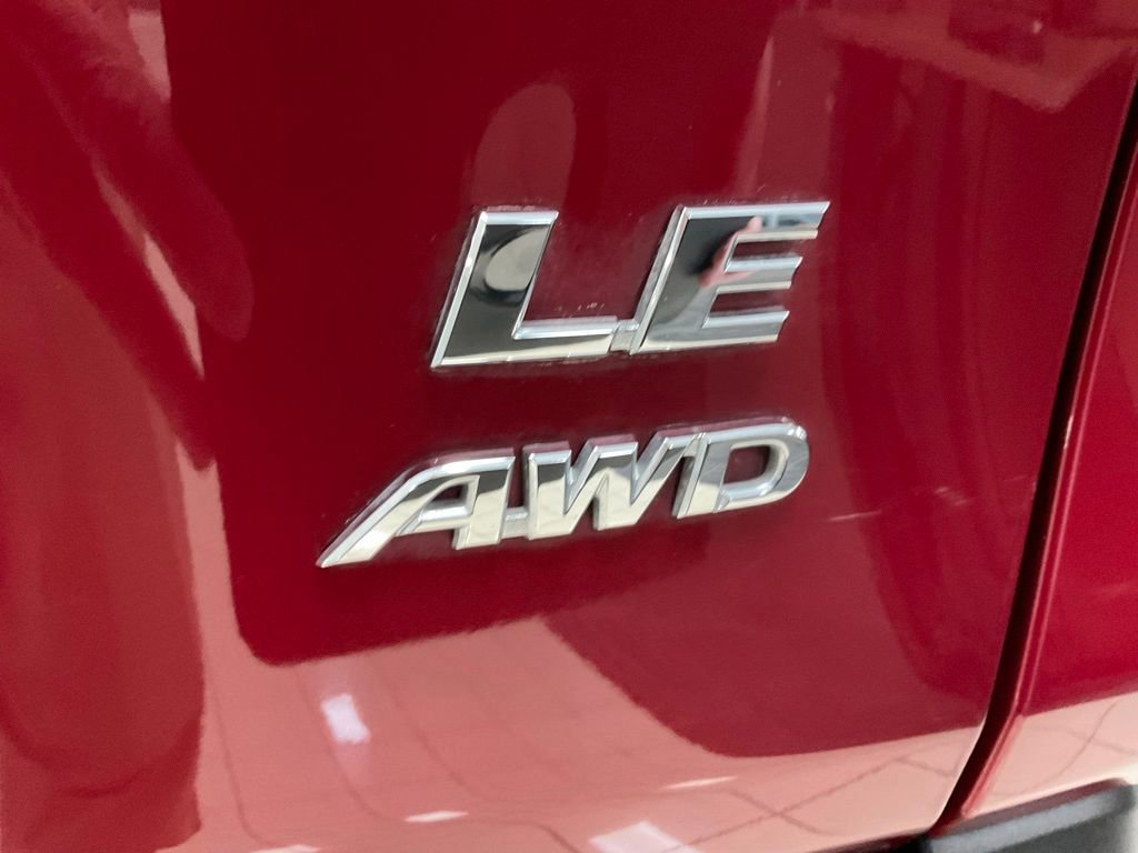 Used 2025 Toyota RAV4 LE AWD/4WD image 24