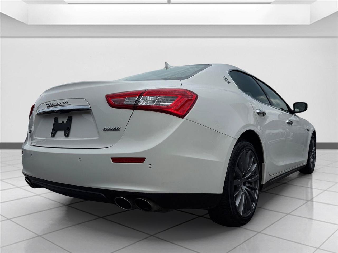 Used 2017 Maserati Ghibli S Q4 AWD/4WD image 5