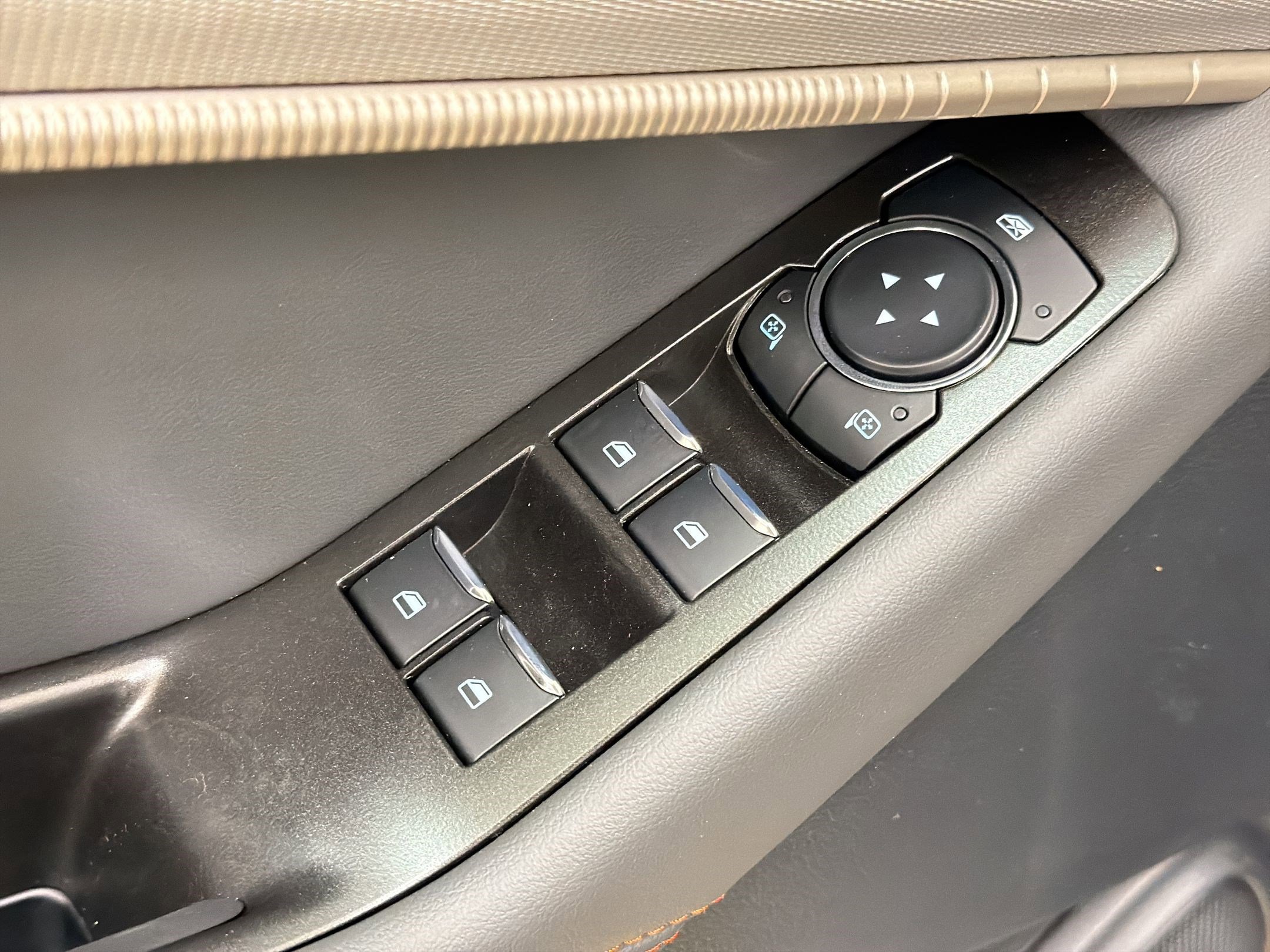 New 2026 Ford Explorer Active image 13