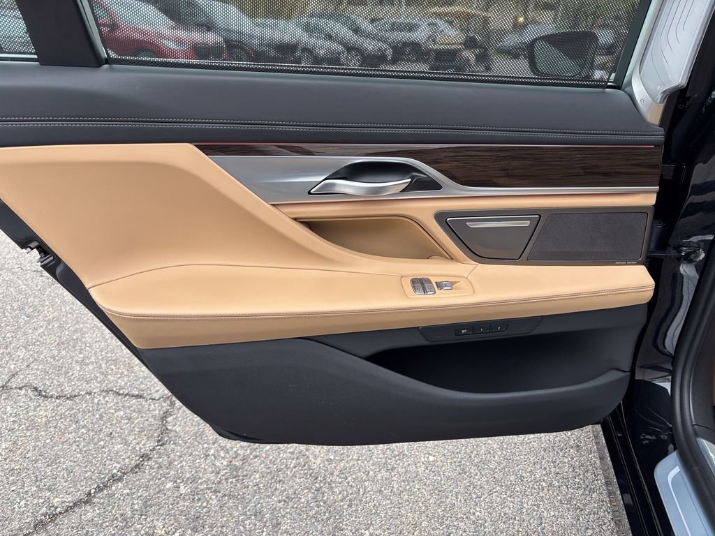 Certified 2022 BMW 750i xDrive w/ Executive Package image 51