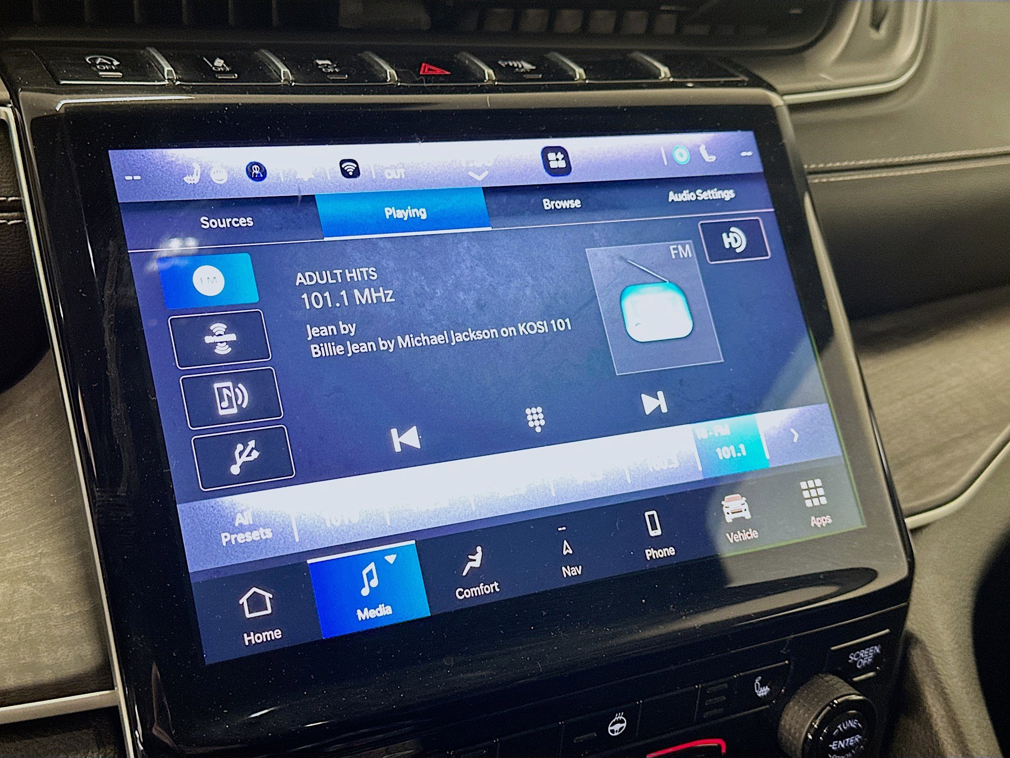 Used 2023 Jeep Grand Cherokee L Limited image 21