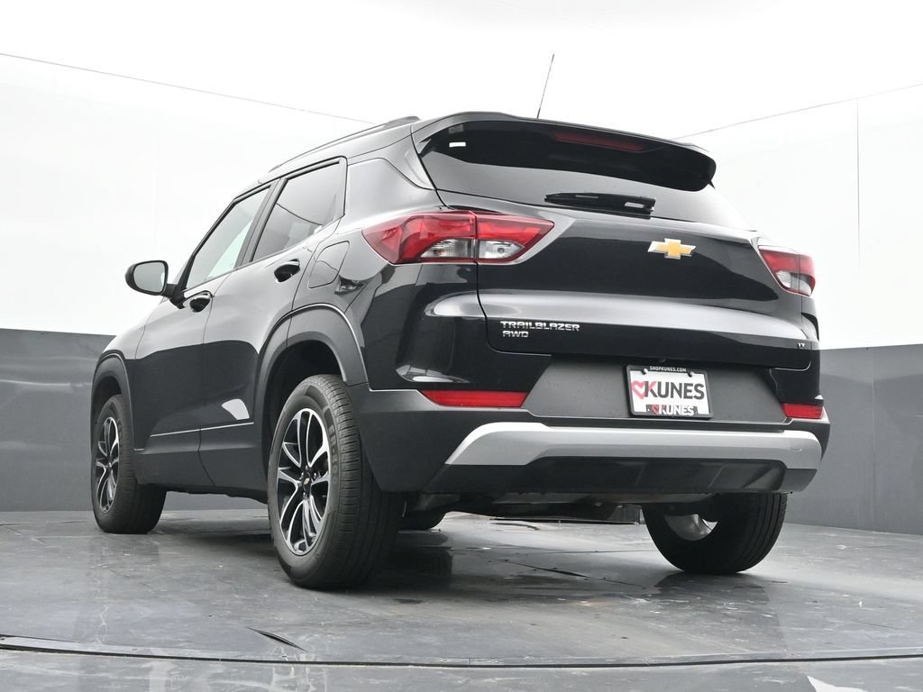 Used 2025 Chevrolet TrailBlazer LT AWD/4WD image 29
