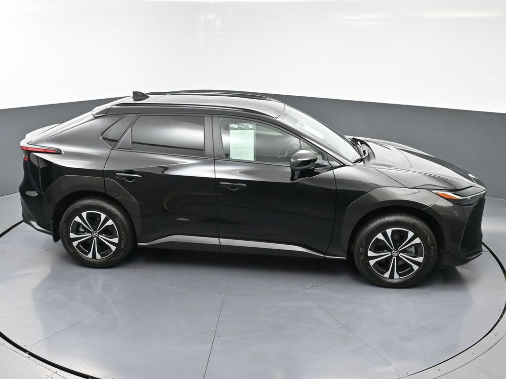 Used 2024 Toyota bZ4X XLE w/ Weather Package image 46